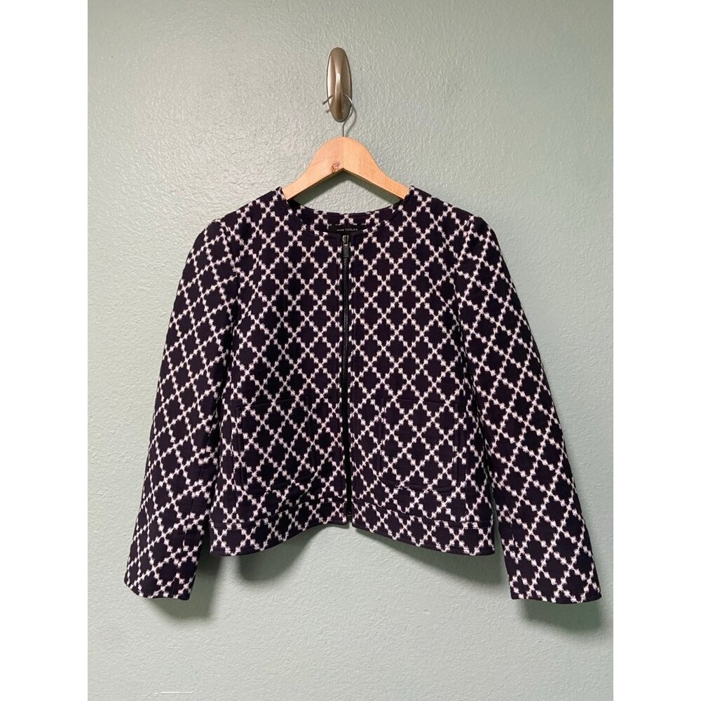 Ann Taylor Women's Navy and‎ White Patterned Jacket Size 4